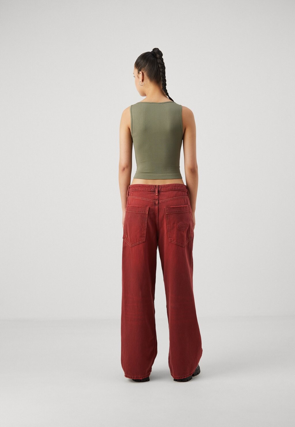 

Топ BDG Urban Outfitters, глубокий лишайниково-зеленый Slash Neck Tank