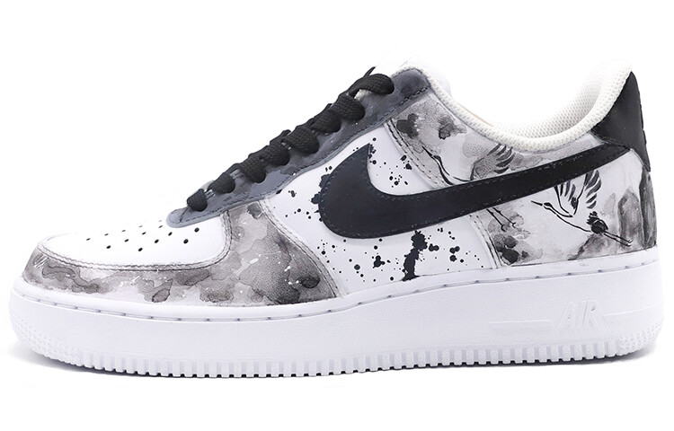 

Мужские кроссовки Nike Air Force 1 Low Skate Черный/Белый/Серый