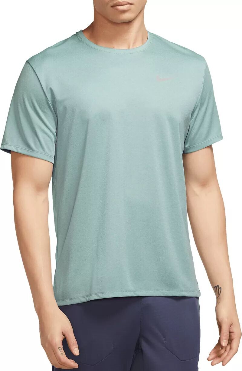 

Мужская беговая рубашка с короткими рукавами Nike Dri-FIT UV Miler