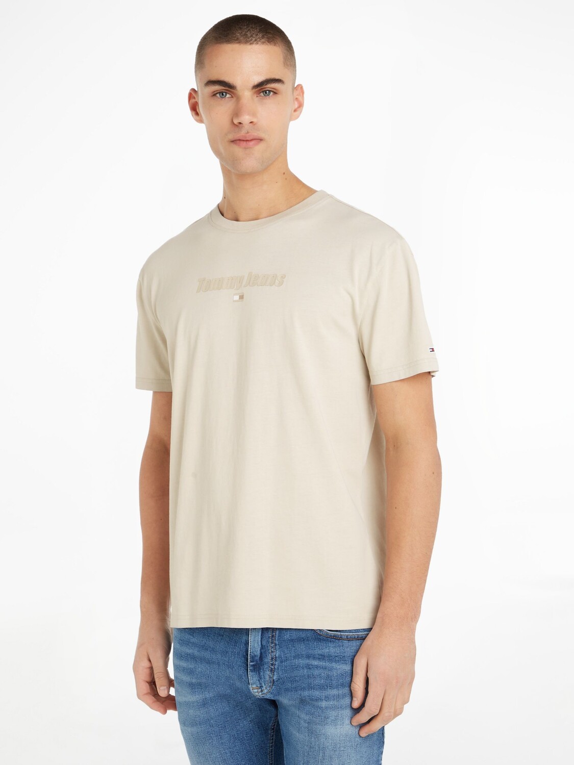 

Футболка с линейным логотипом в тон Tommy Jeans Tommy Hilfiger, газетная бумага