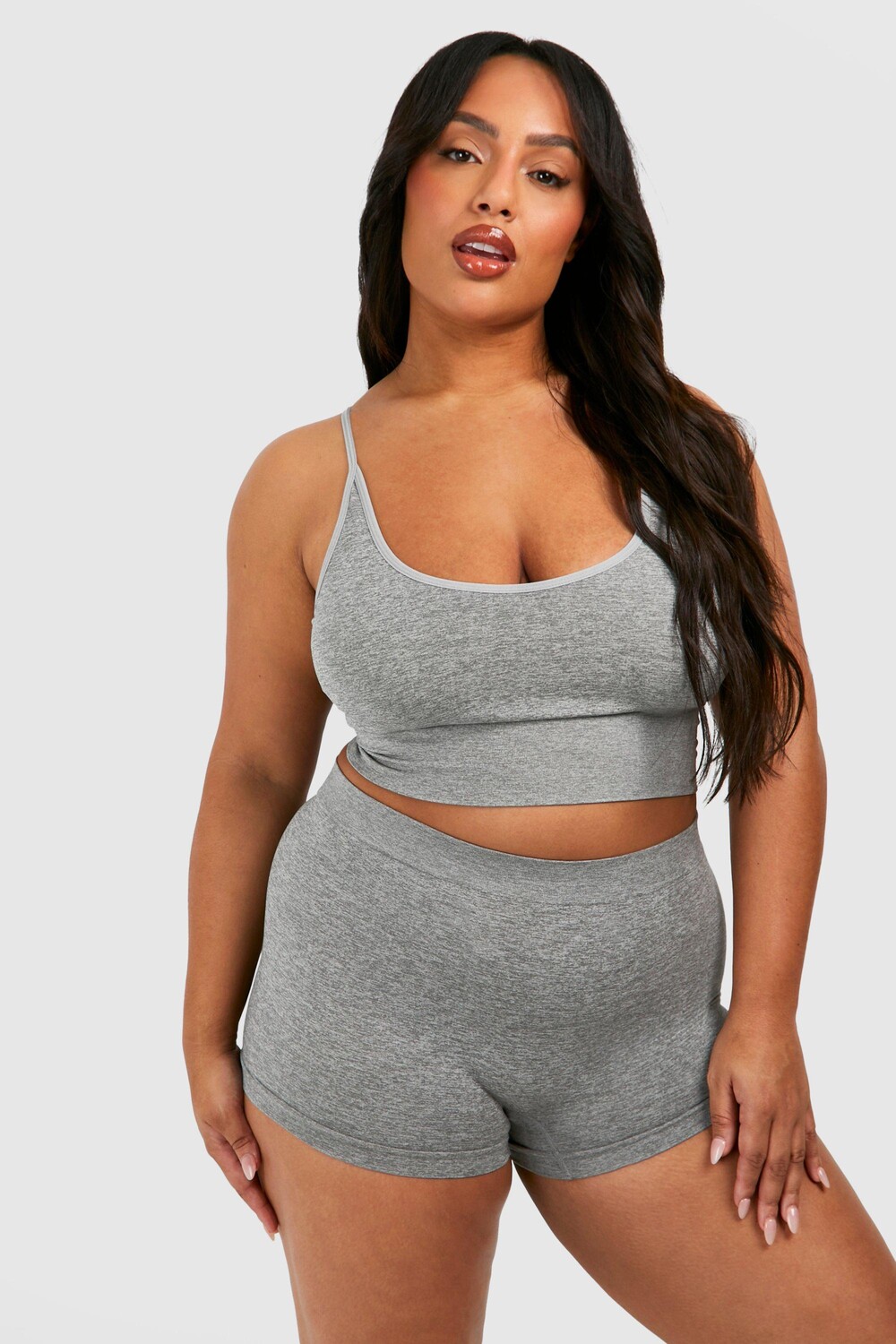 

Плюс бесшовный удлиненный бюстгальтер boohoo, серый