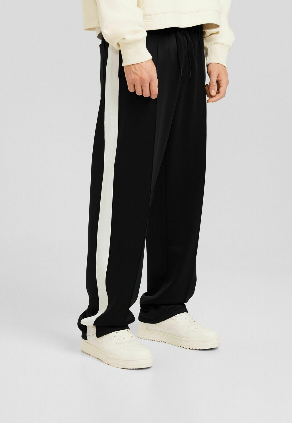 

Спортивные брюки Side Stripe Interlock Bershka, черный