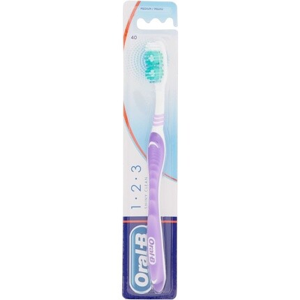 

Зубная щетка Oral-B Shiny Clean Robin Hood 40, средняя Oral B