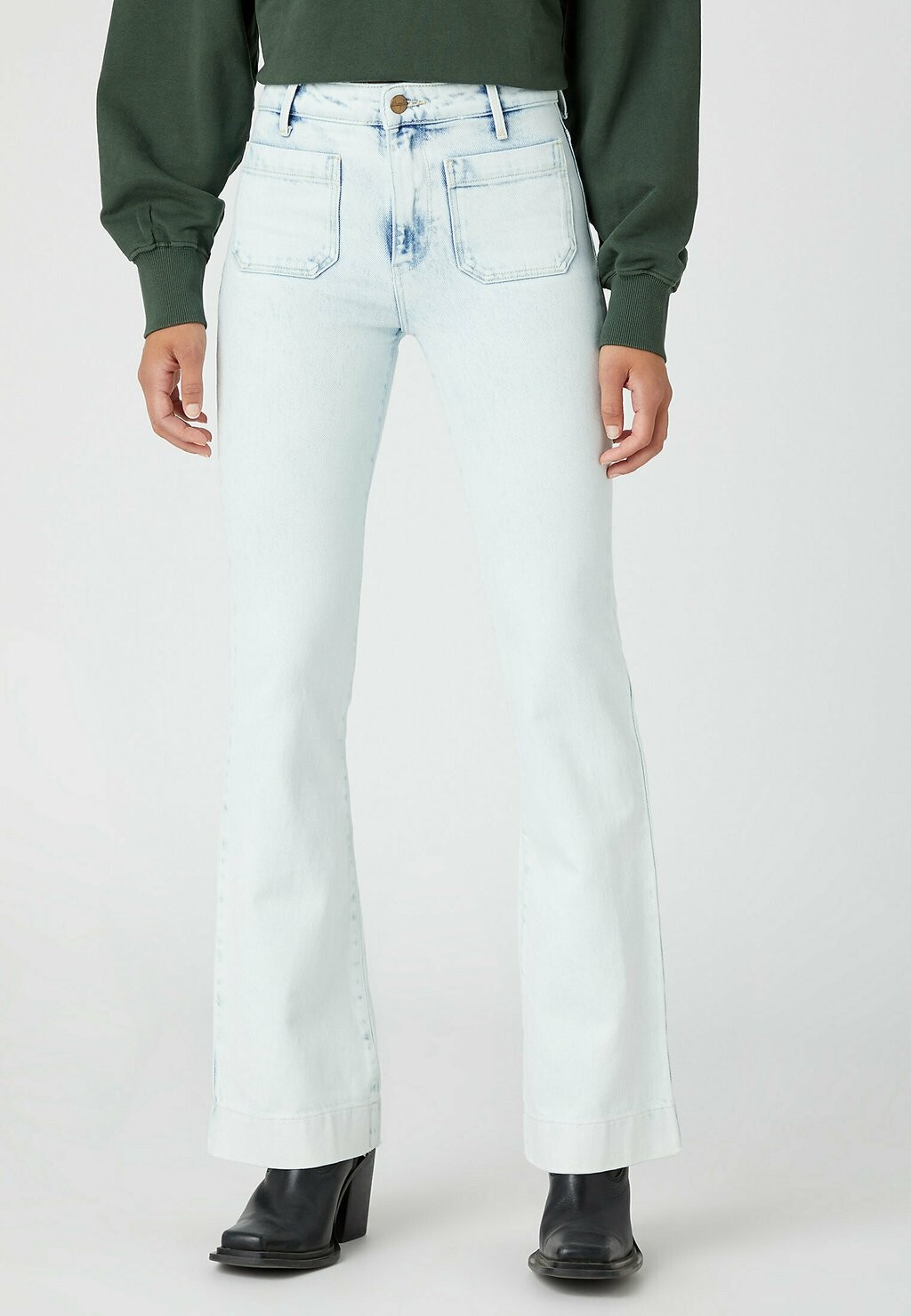 

Расклешенные джинсы Wrangler