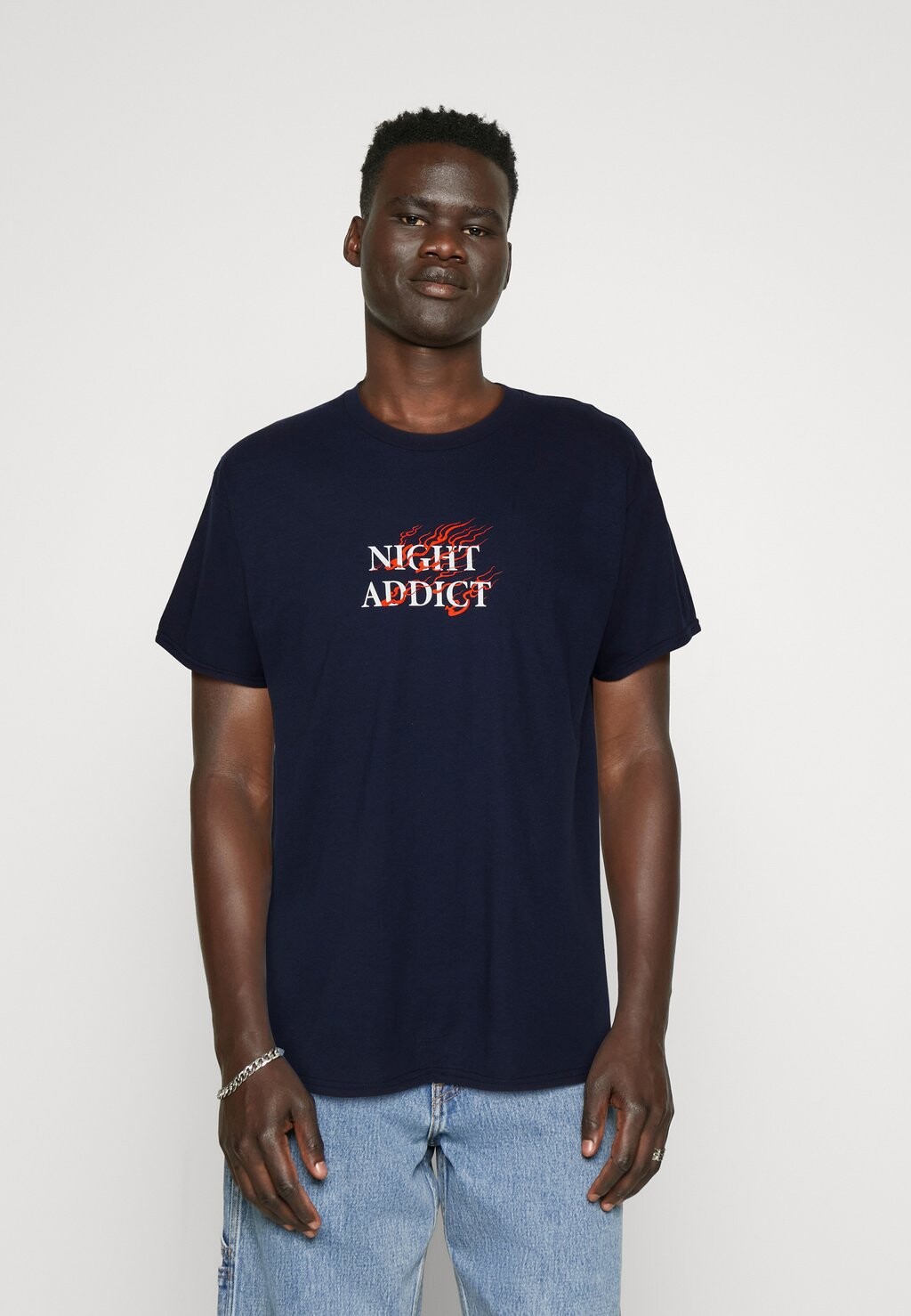 

Футболка с принтом Night Addict, темно-синяя, Синий