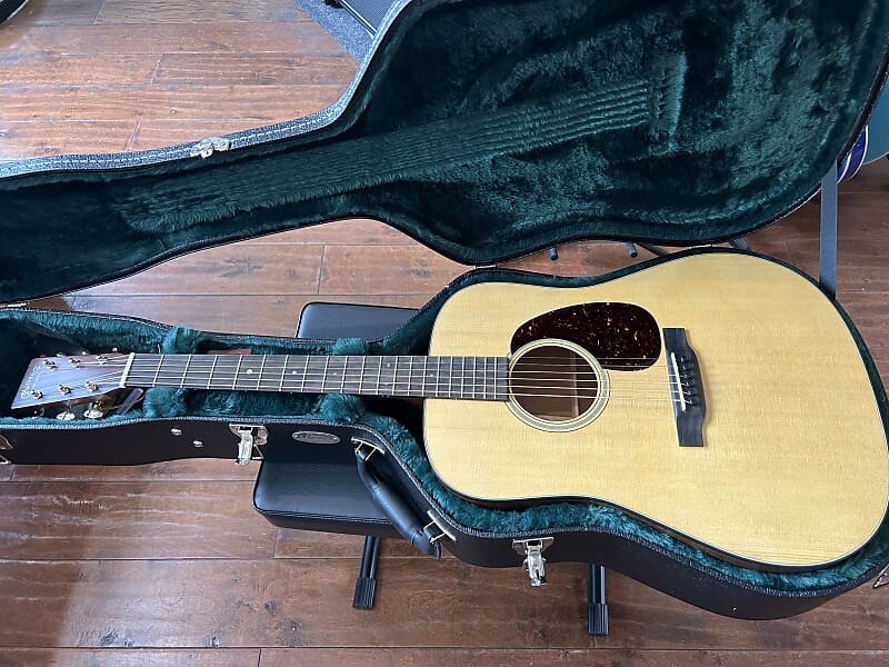 

Акустическая гитара Martin D-18 Satin Natural #2727168 4 lbs 0.9 oz