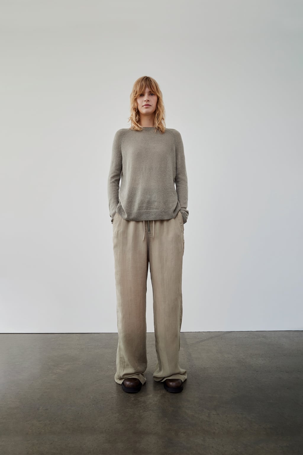 

Свободные брюки с вытачками из коллекции Zw ZARA, зеленый