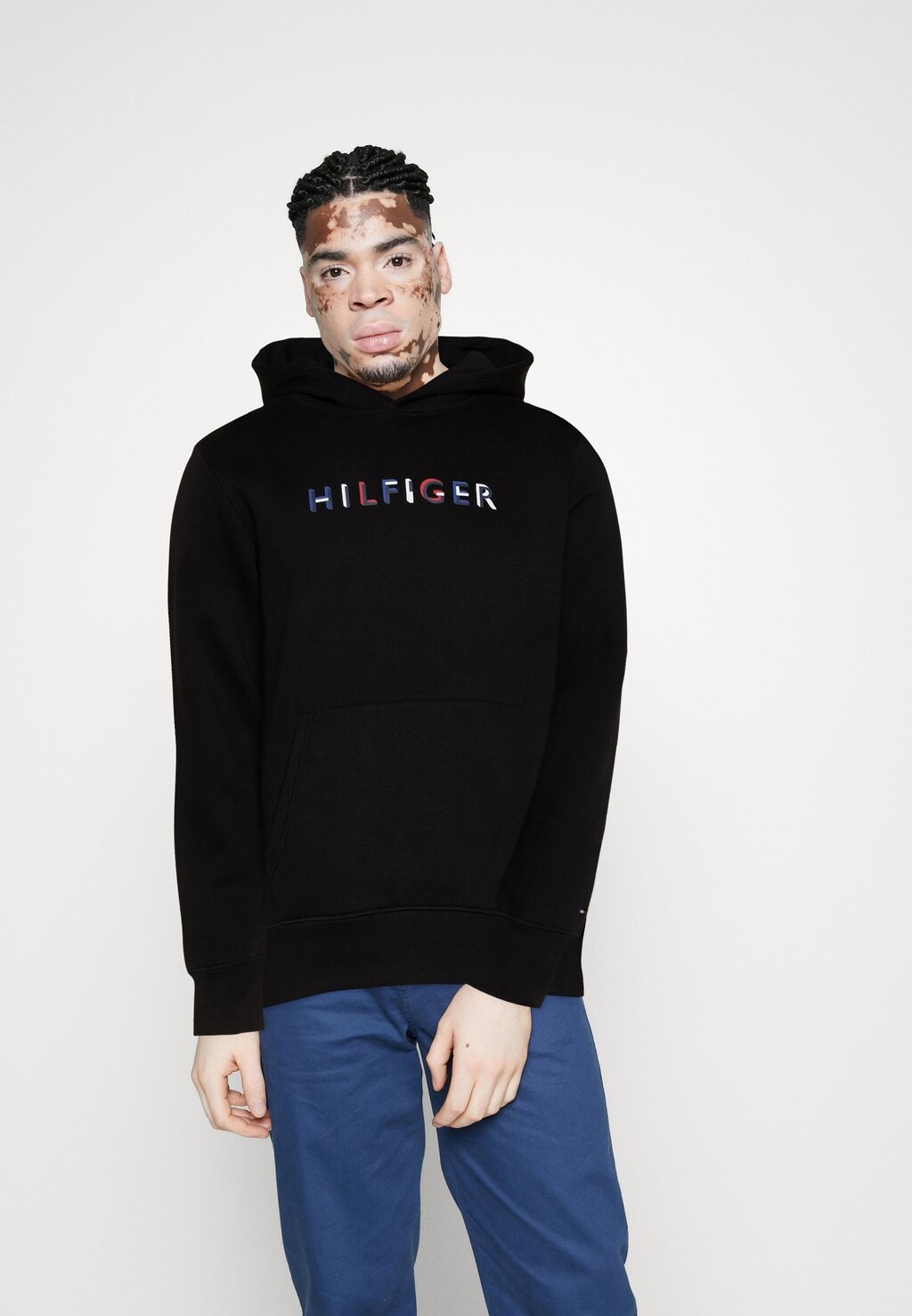 

Толстовка с капюшоном Tommy Hilfiger, черный