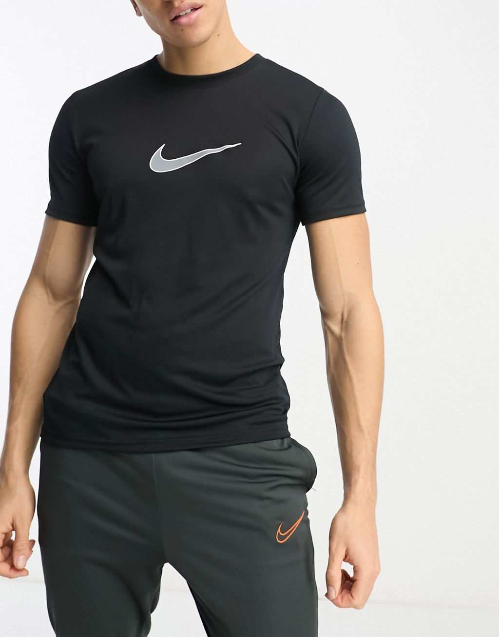 

Черная футболка с галочкой Nike Football Academy Dri-FIT