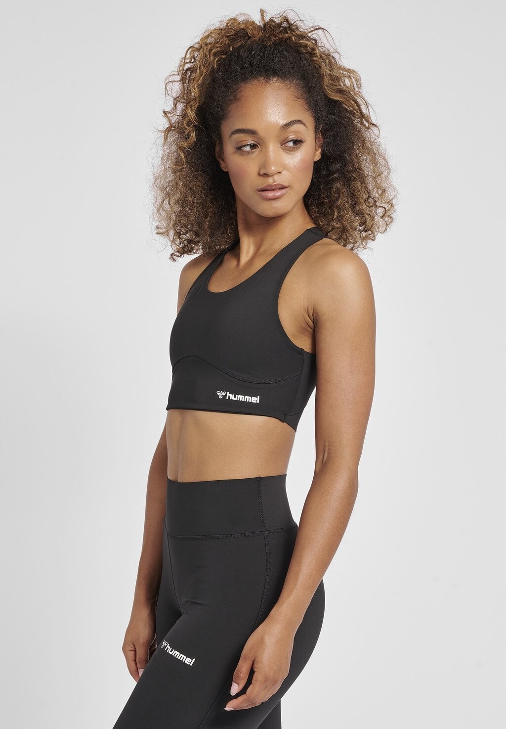 

Спортивный бюстгальтер Hummel, черный