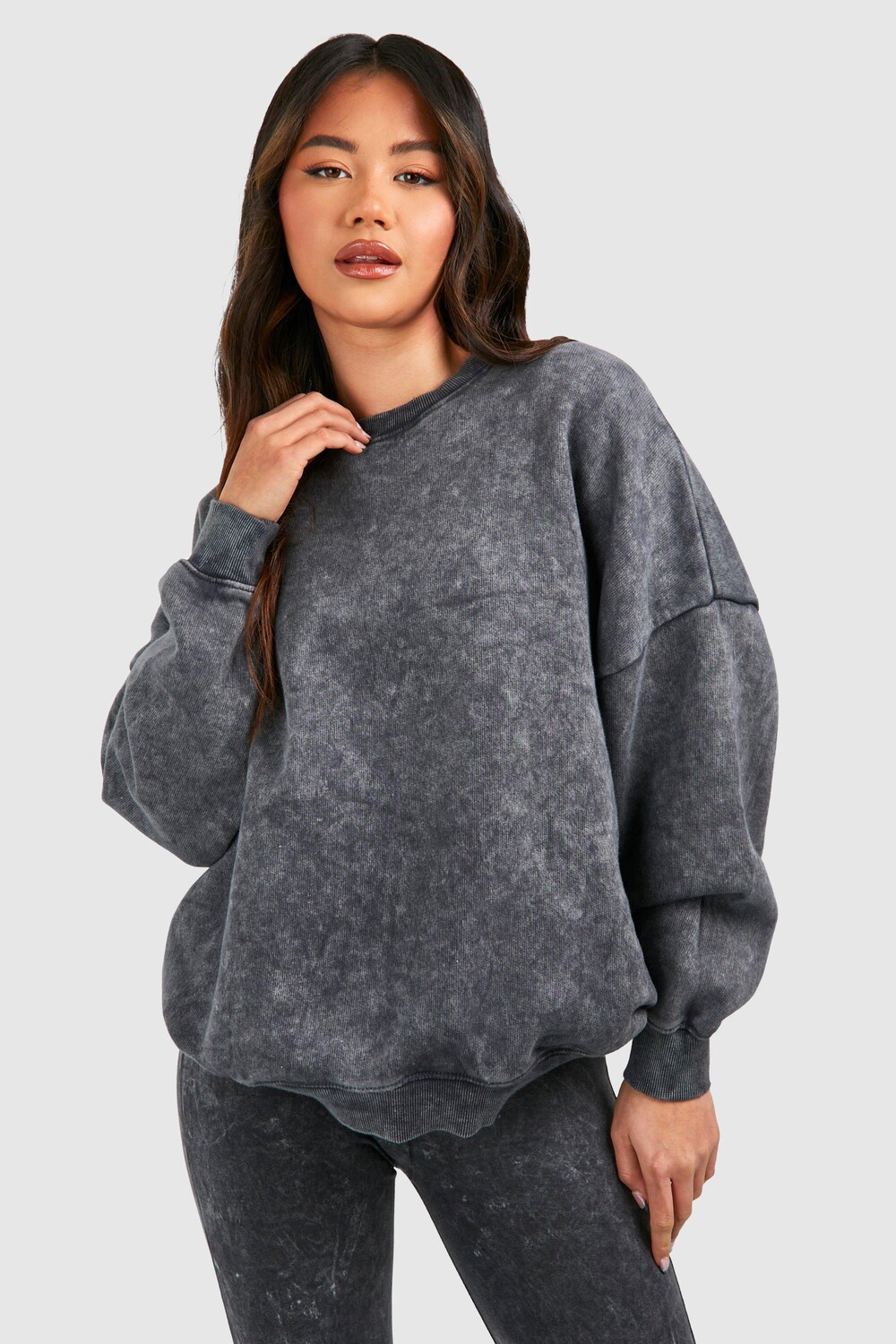 

Толстовка оверсайз с круглым вырезом Acid Wash boohoo, серый
