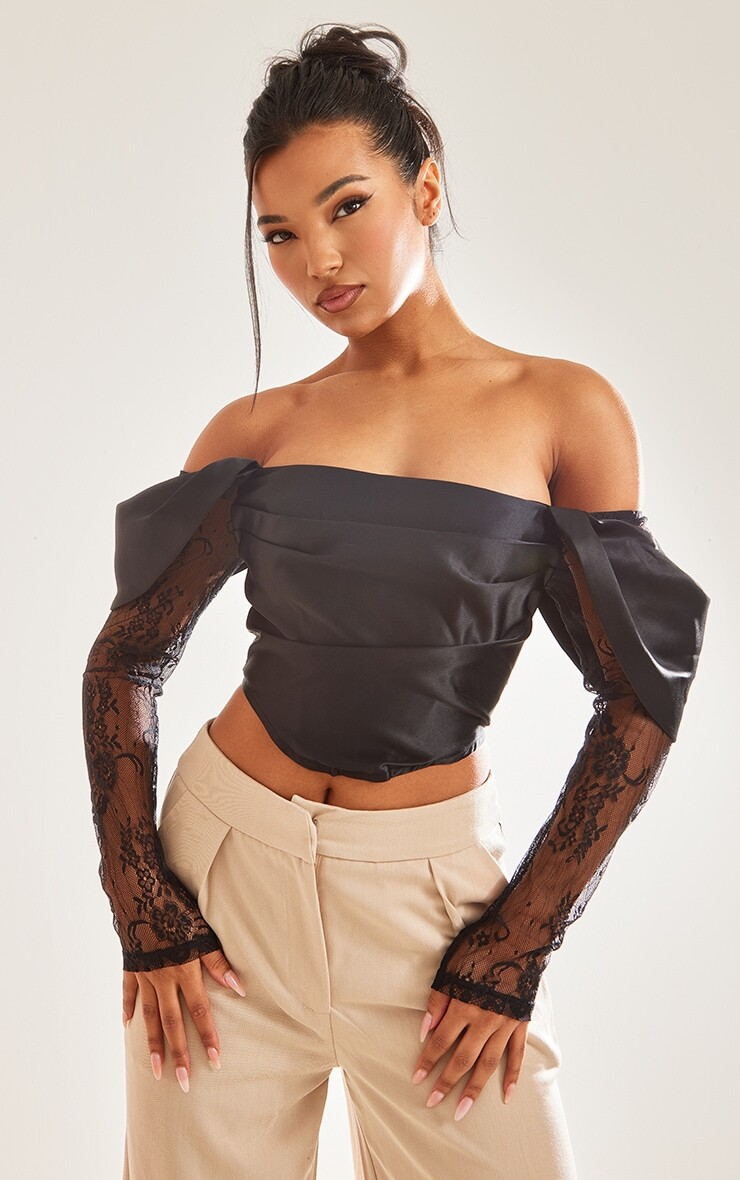 

PrettyLittleThing Черный атласный укороченный топ с драпировкой и кружевными рукавами со складками и бардо