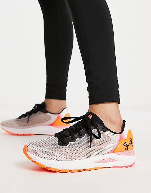 

Белые кроссовки Under Armour Running HOVR Sonic 6 BRZ