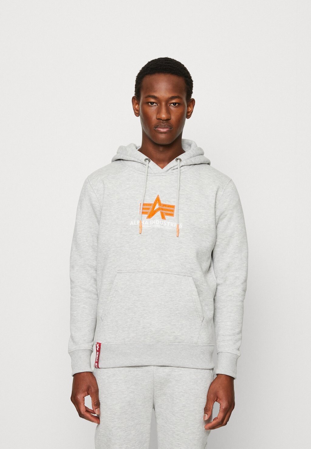 

Худи Alpha Industries