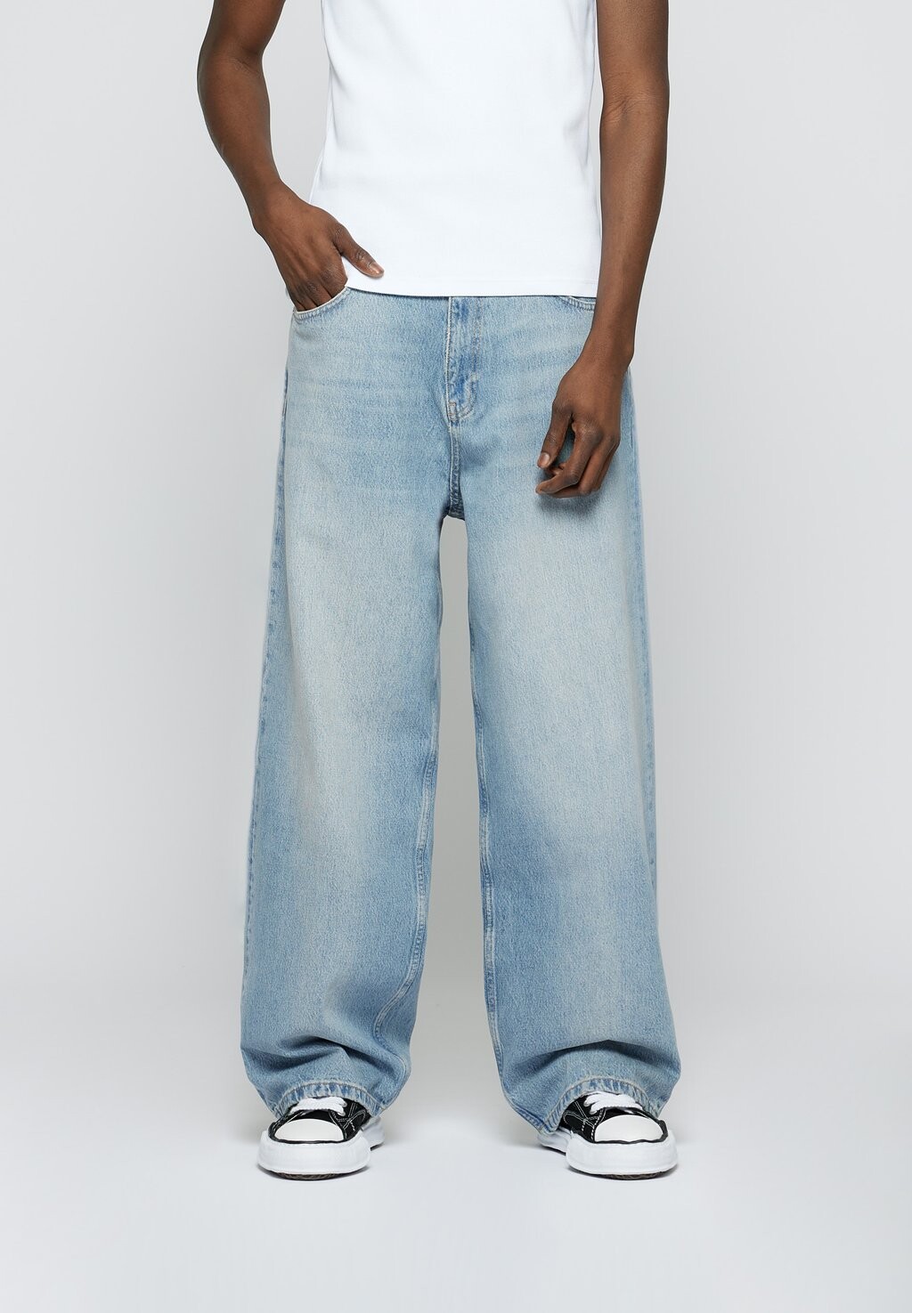 

Джинсы свободного кроя LOOSE BAGGY EIGHTYFIVE, цвет light wash blue