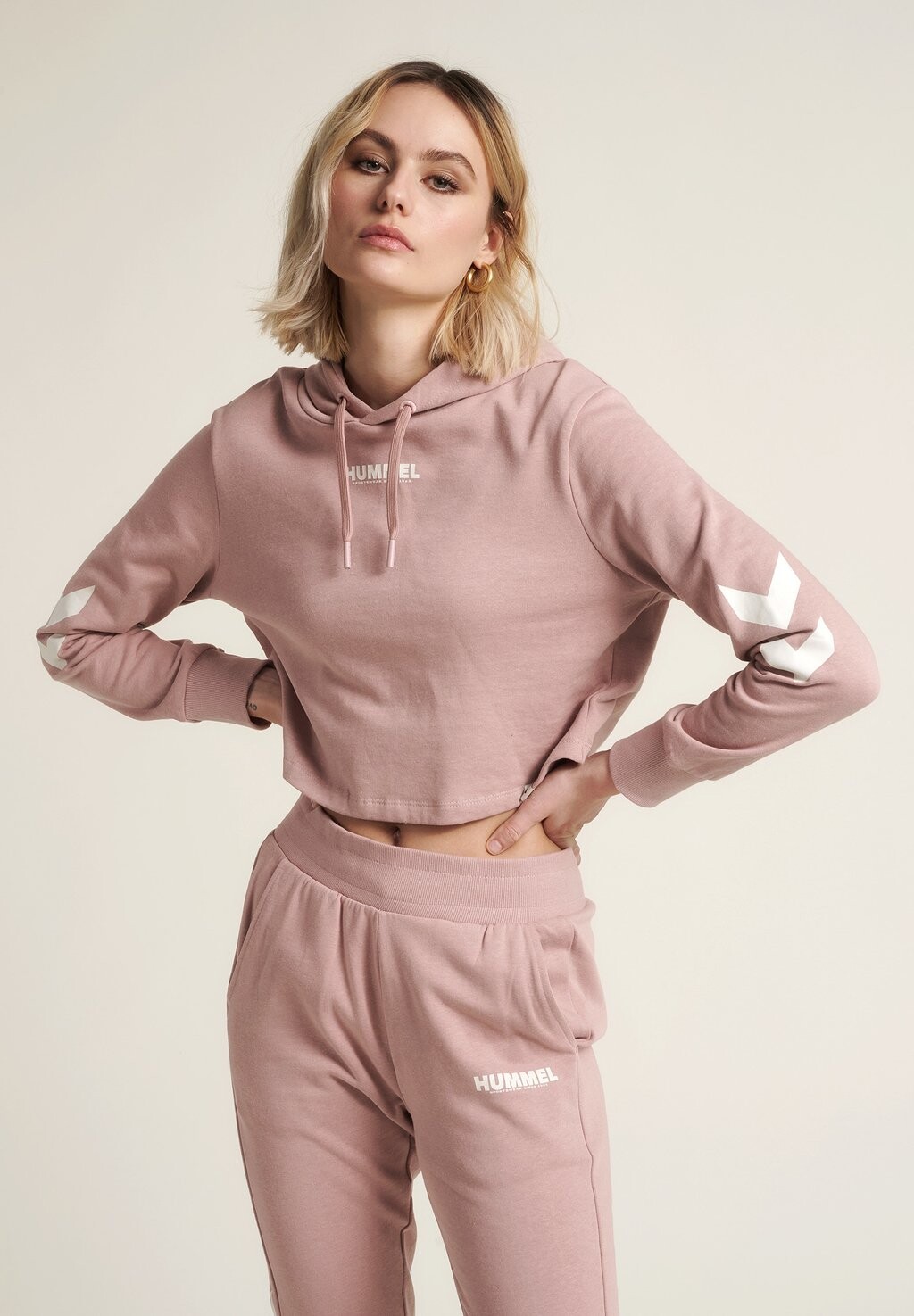 

Толстовка с капюшоном Hummel, Коричневый