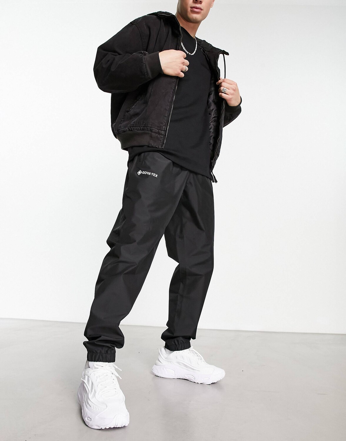 

Черные джоггеры adidas Originals Adventure