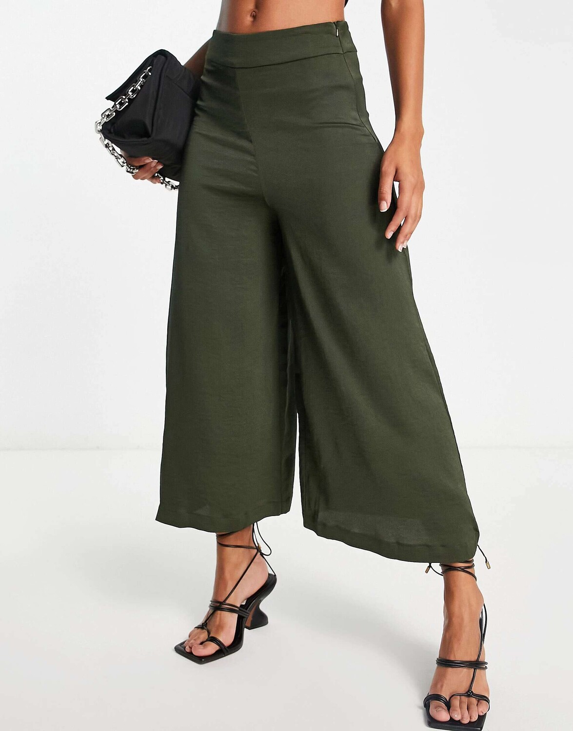 

Укороченные атласные брюки цвета хаки ASOS