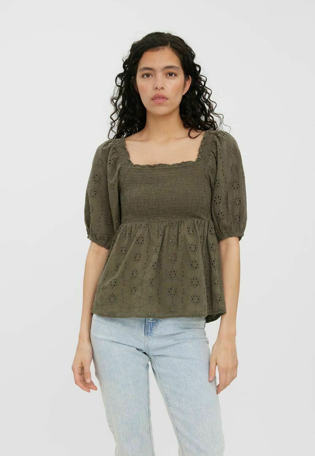 

Блузка GESMOKTES Vero Moda, цвет ivy green