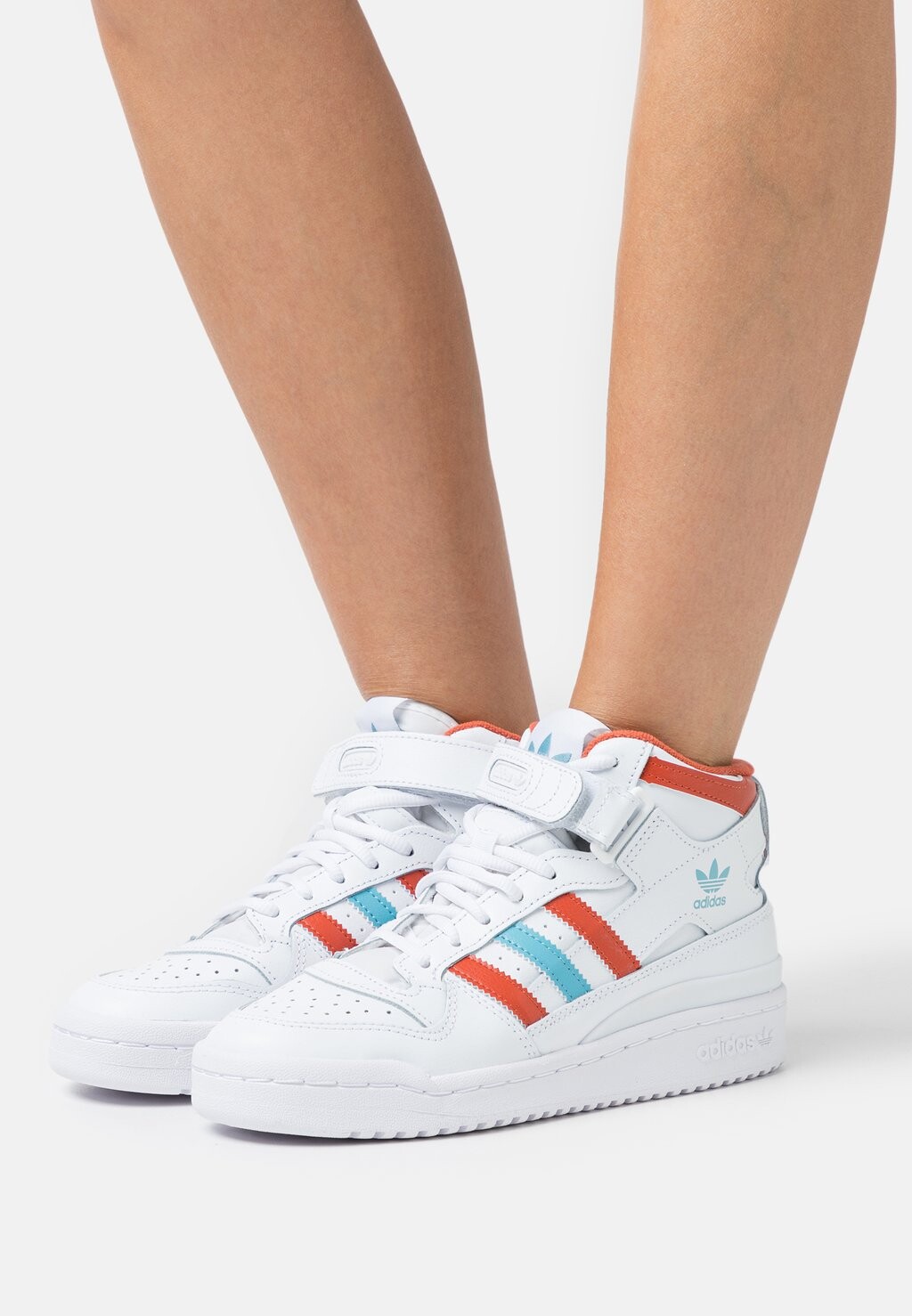 

Высокие кроссовки adidas Originals