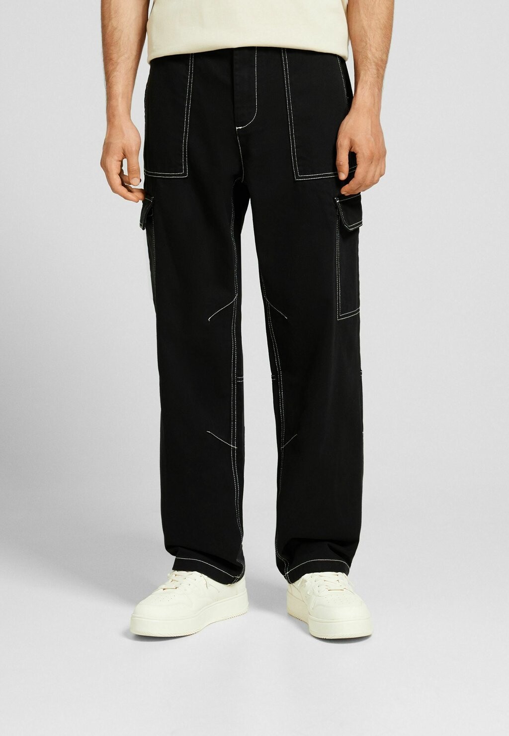 

Брюки CARGO STRAIGHT Bershka, цвет black