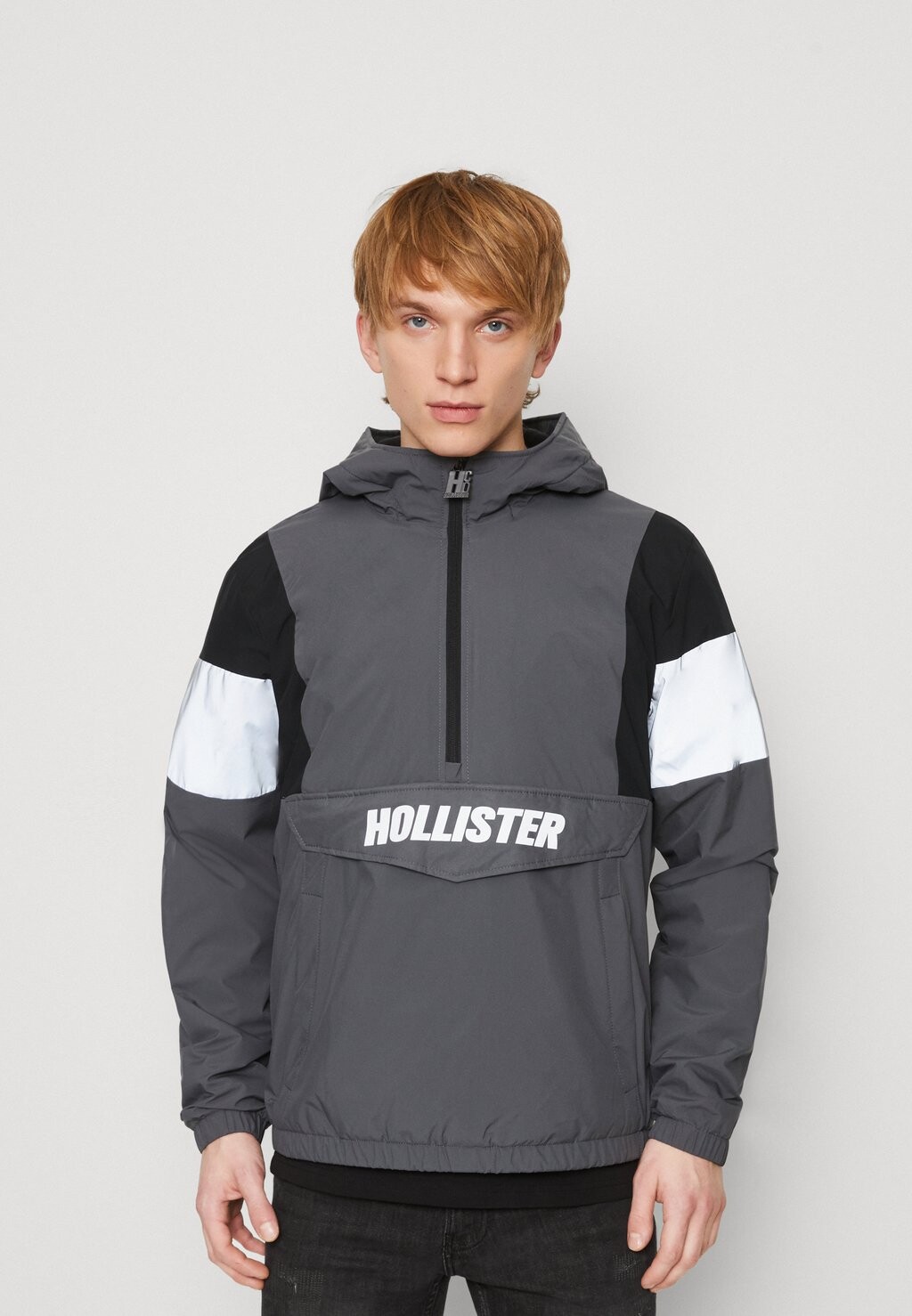 

Куртка межсезонная Hollister Co.