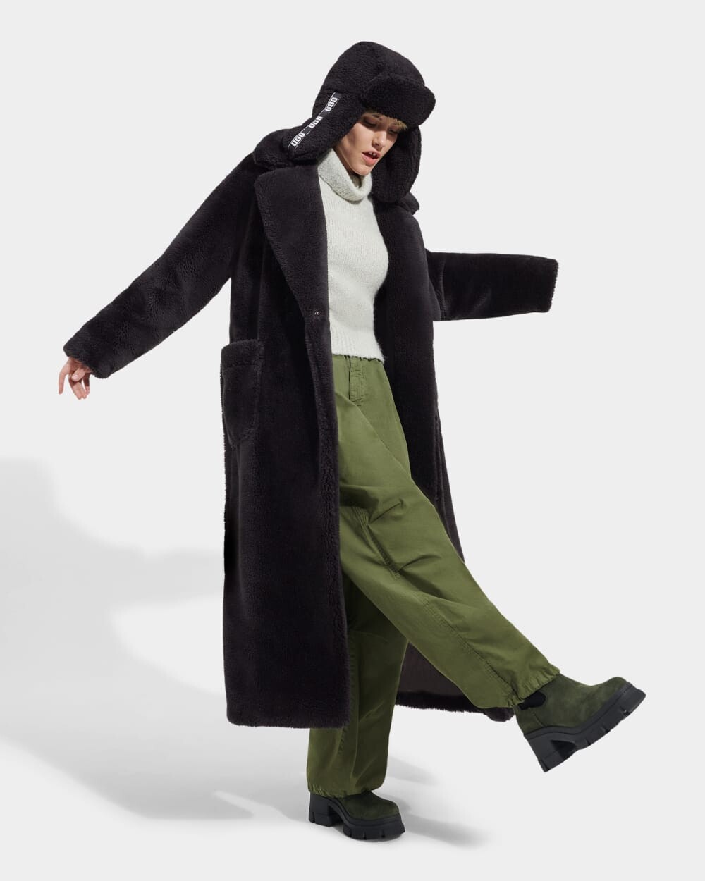 

Верхняя одежда Alesandra Faux Fur Wrap Coat UGG, черный