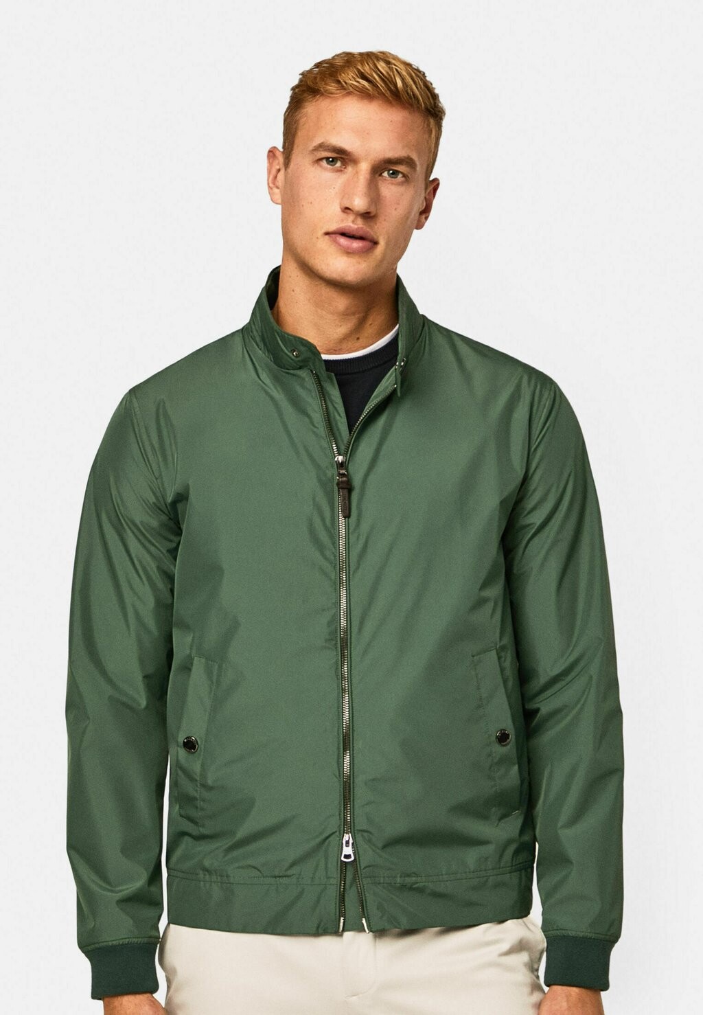 

Куртка демисезонная Hackett London