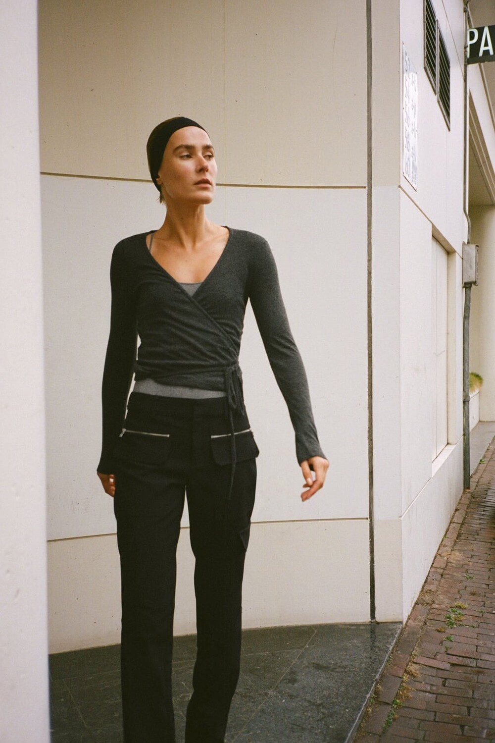 

Мягкий топ с завязками ZARA, темно-серый