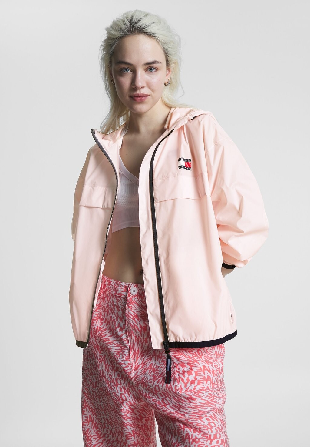 

Жакет Tommy Jeans, бледно-розовый