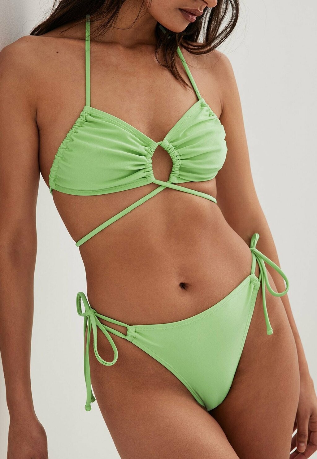 

Верх бикини MIT RAFFUNGEN NA-KD, цвет light green