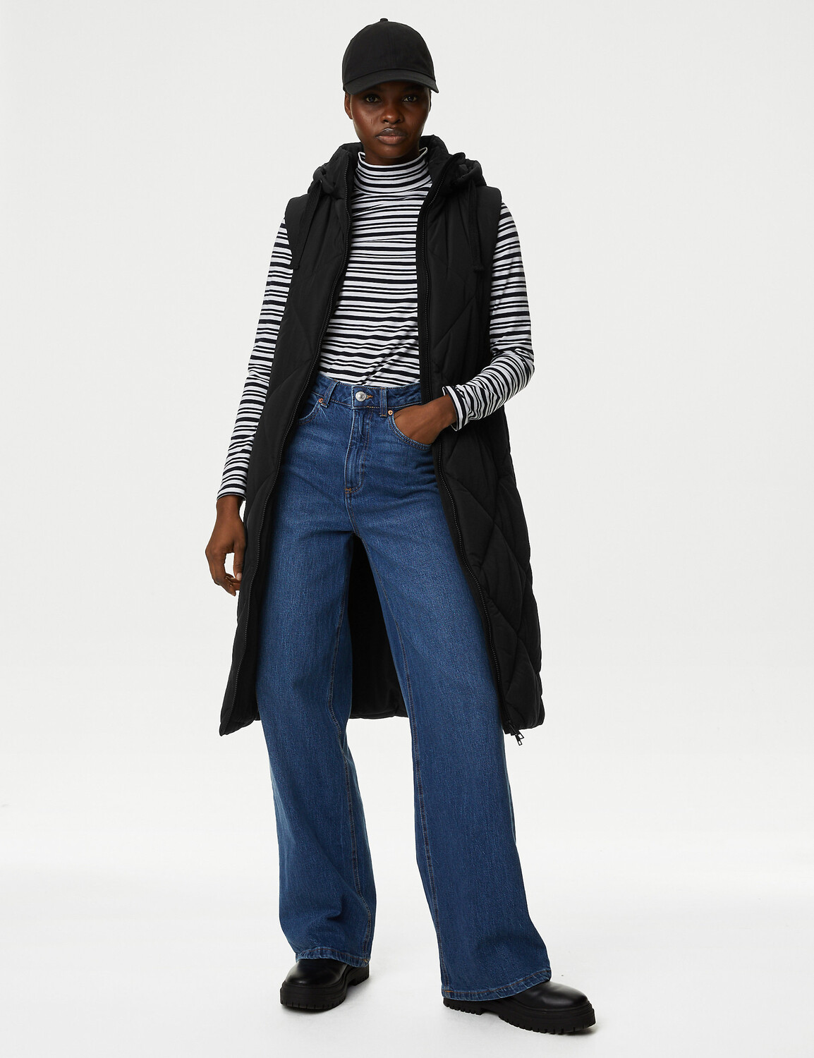 

Длинный жилет Thermowarmth из переработанного материала Marks & Spencer, черный