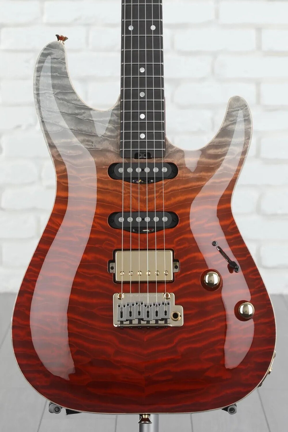 

Schecter California Classic Цельнокорпусная электрогитара - Bengal Fade