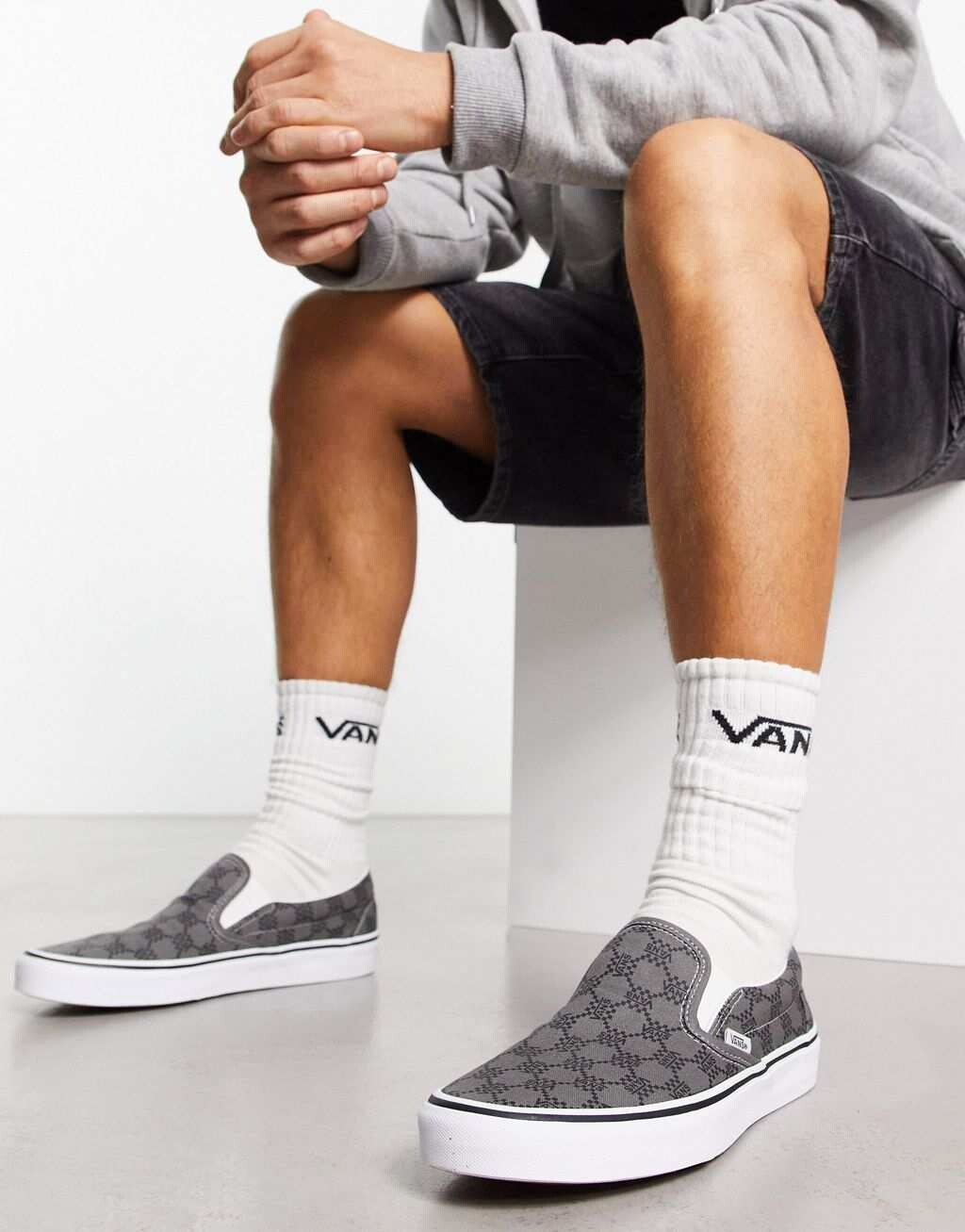 

Серые кроссовки Vans Slip-On