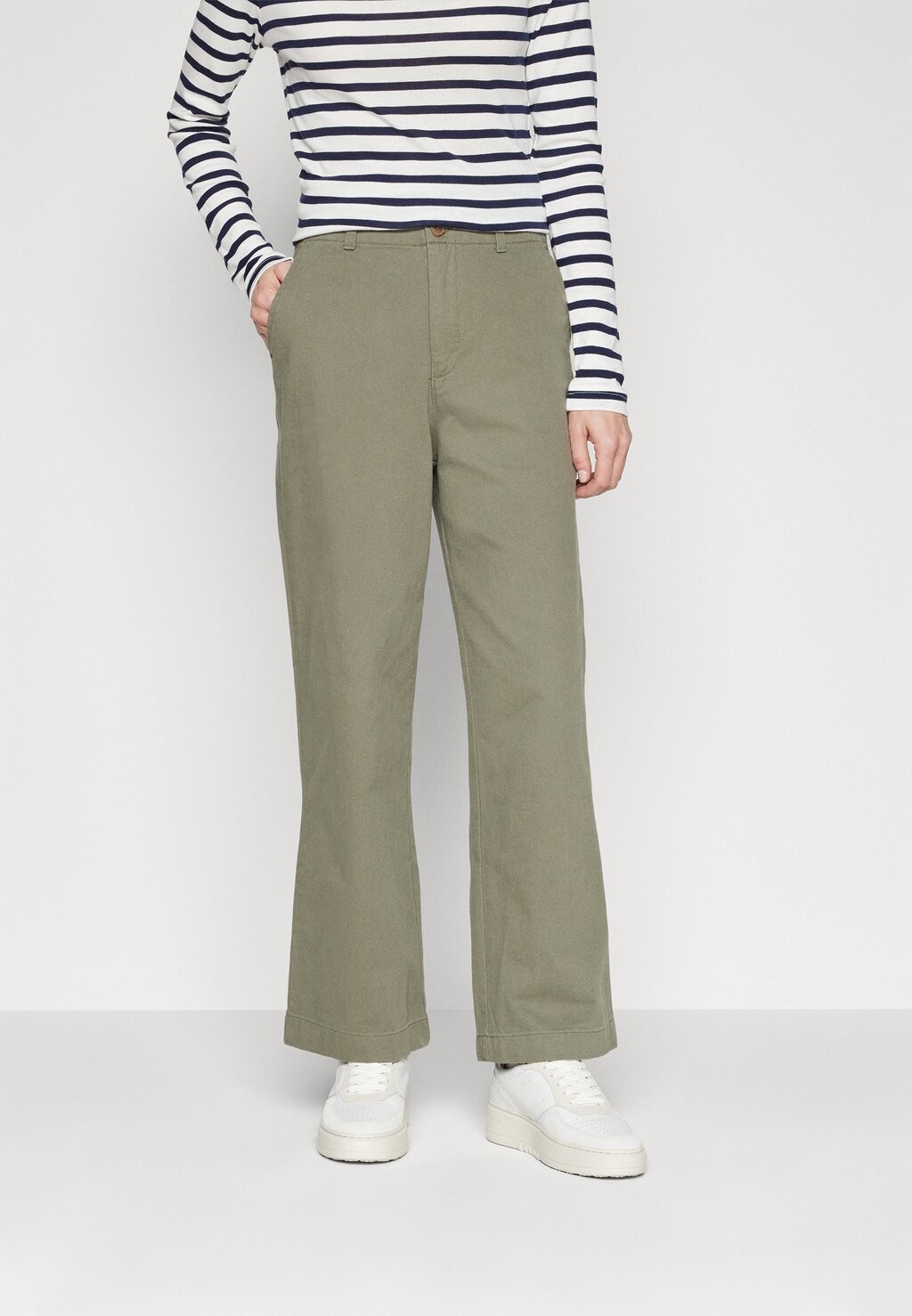 

Брюки LOOSE KHAKI GAP, хаки