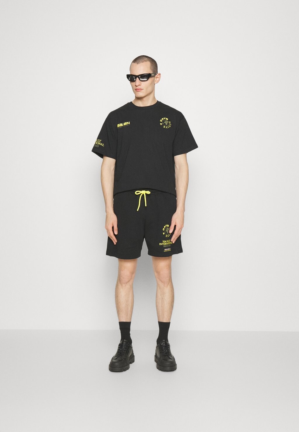 

Спортивные брюки ORGANIC RELAXED UNISEX 7 DAYS Active, черный