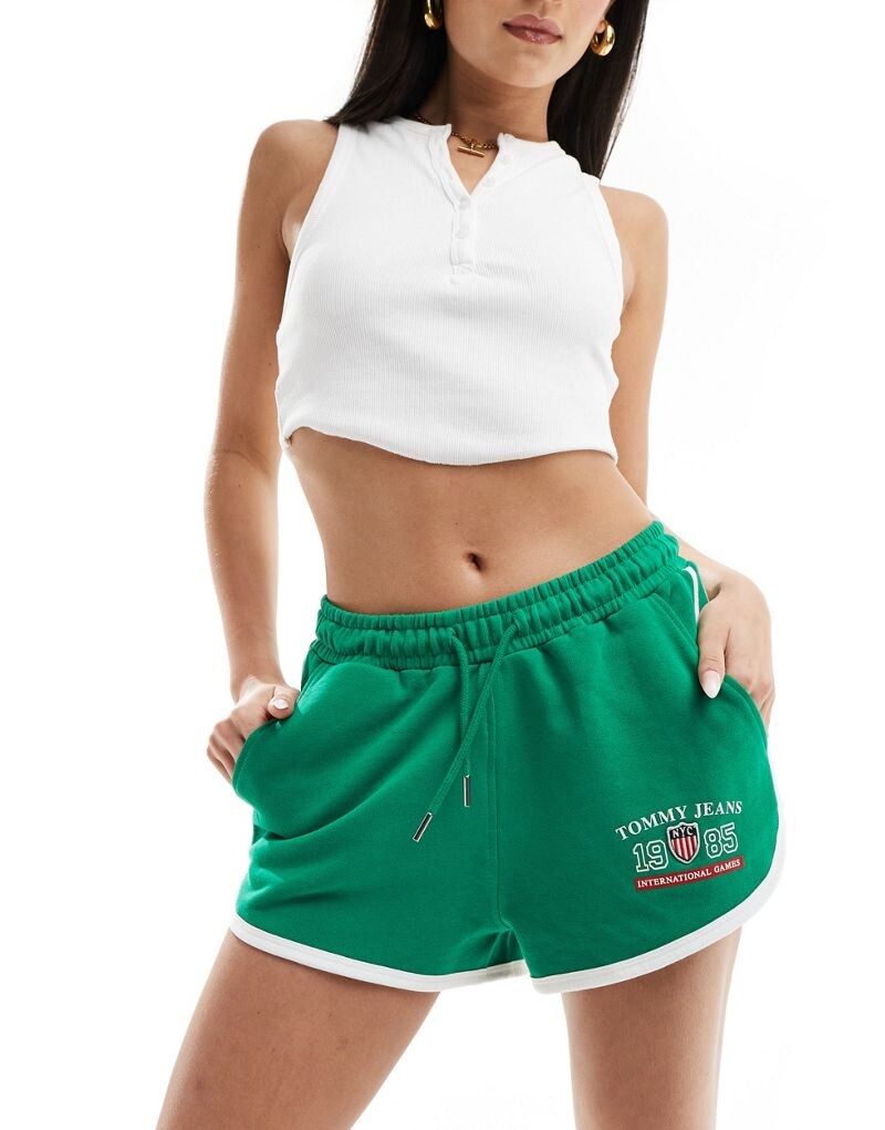 

Зеленые шорты Tommy Hilfiger International Games