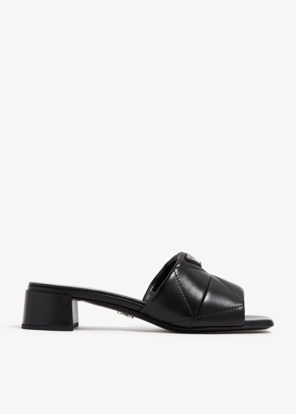 prada туфли золотые 37 5 Сандалии Prada Quilted Nappa Leather Slide, черный