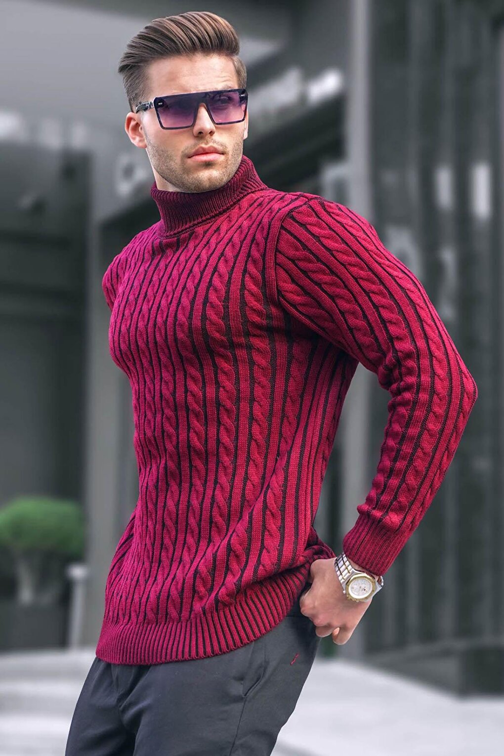 цена Бордово-красный вязаный свитер с высоким воротником и детальной отделкой 6317 MADMEXT