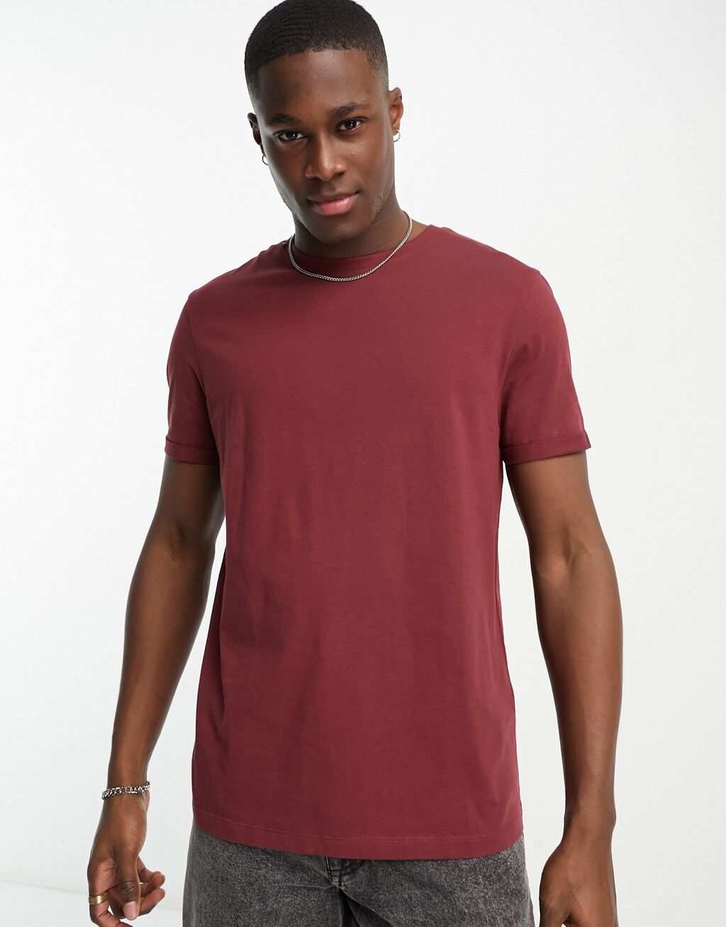 

Бордовая футболка с закатанными рукавами ASOS DESIGN