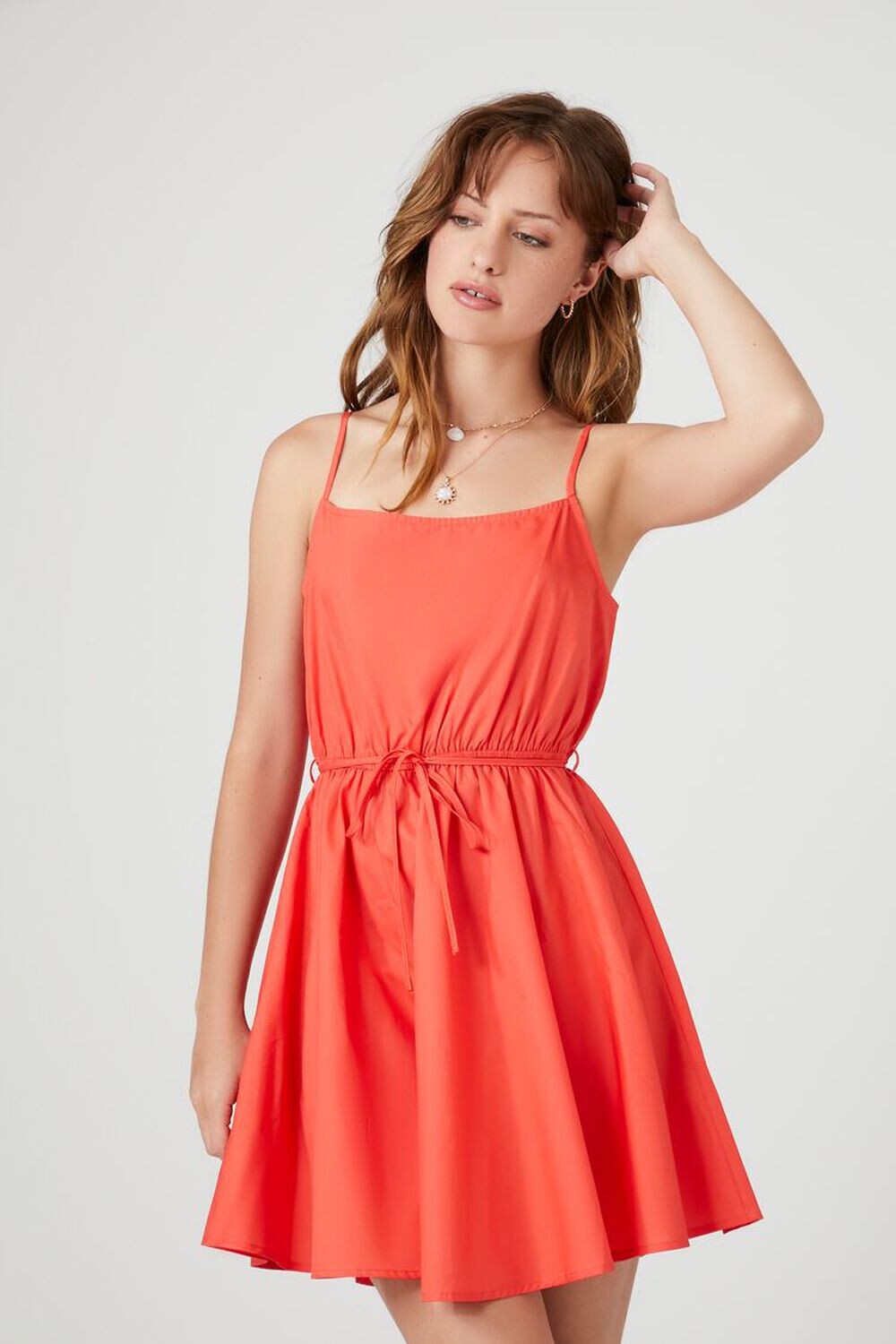

Мини-платье на бретельках из поплина с завязкой на талии Forever 21, красный