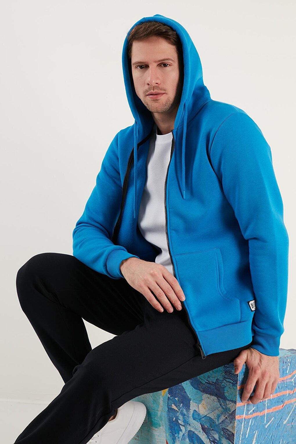 Зимний свитшот Slim Fit на мягкой подкладке с капюшоном и молнией 5905340 Buratti, морская синева