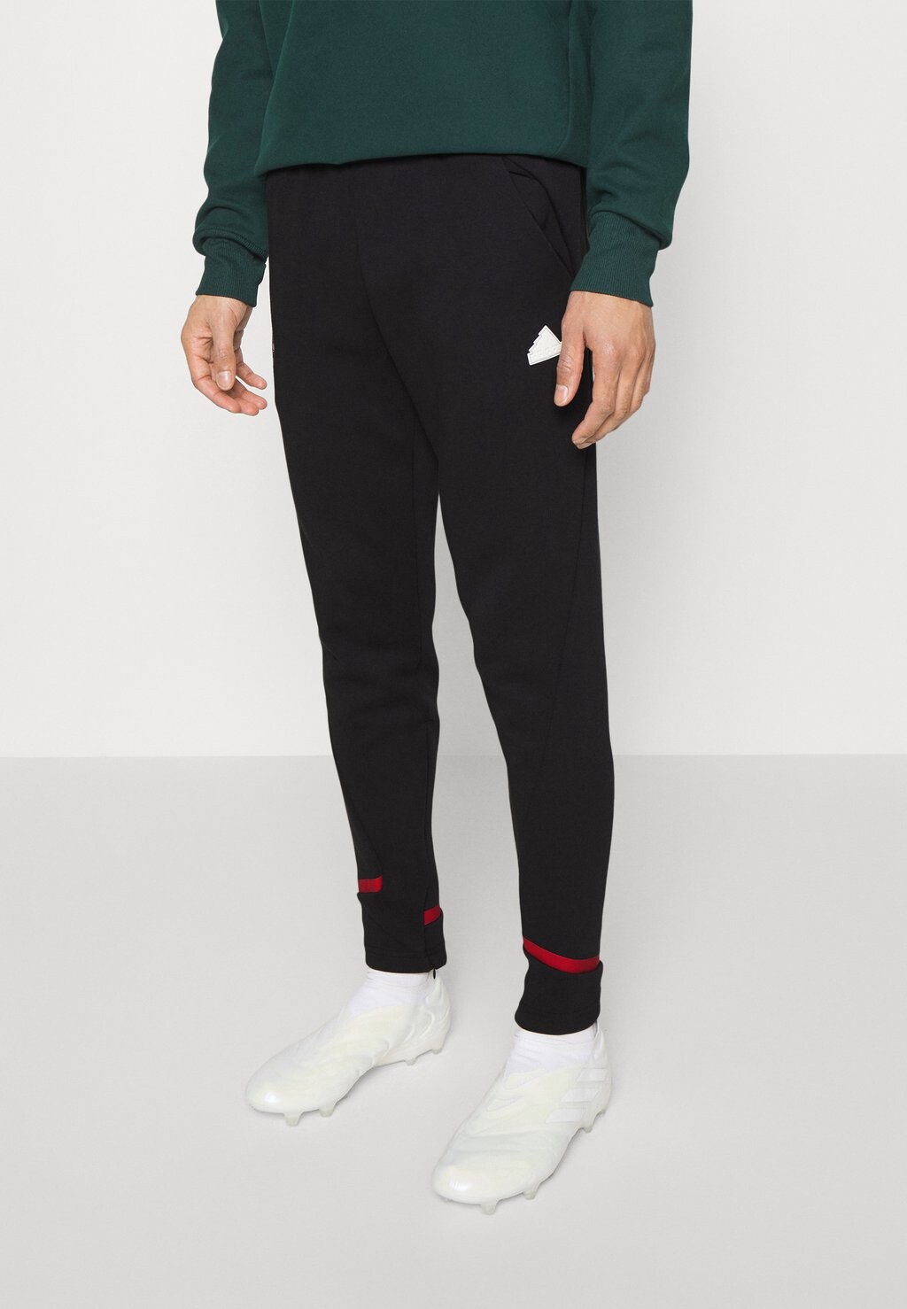 

Спортивные брюки Adidas