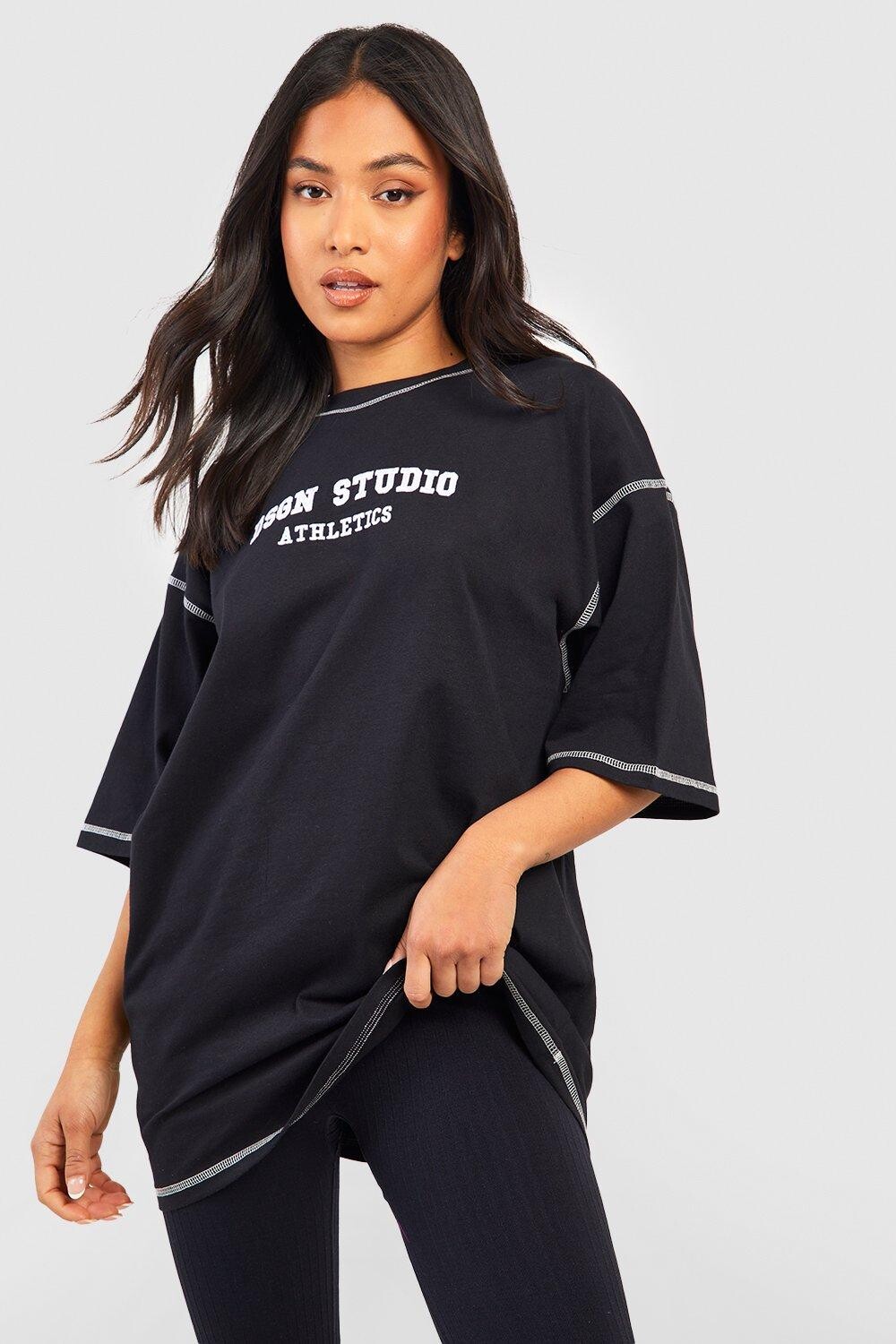 

Футболка petite dsgn studio с контрастными швами аппликация Boohoo, черный