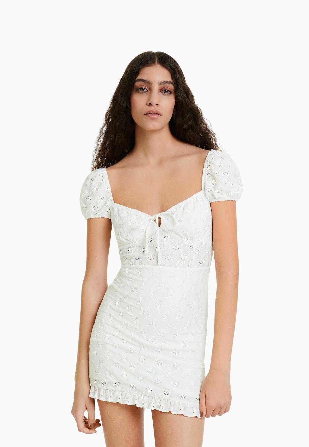 

Платье Bershka, белый