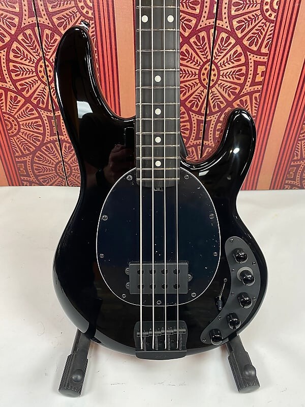 

Басс гитара Ernie Ball Music Man DarkRay 2021 - Obsidian Black
