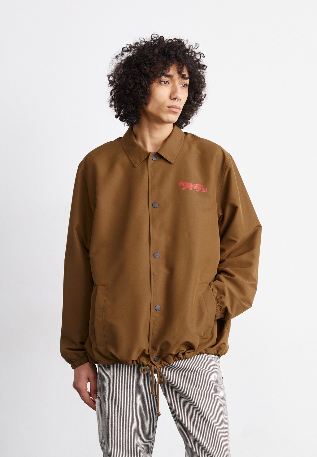 

Легкая куртка ROCKY COACH JACKET Carhartt WIP, цвет lumber/samba/black