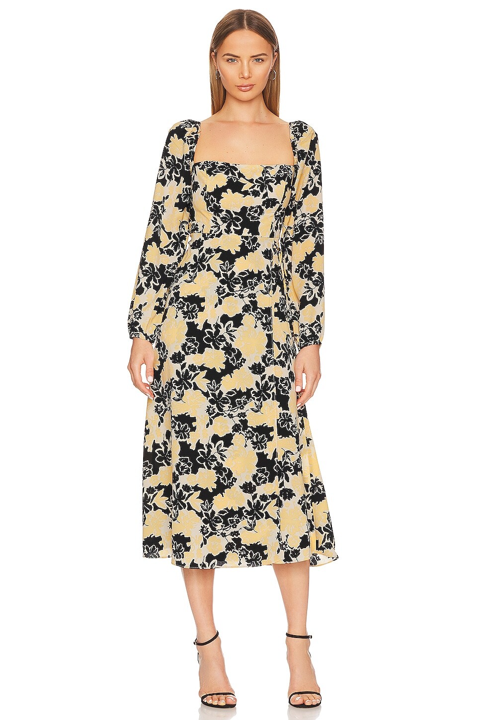 

Платье ASTR the Label Hayden, цвет Black & Yellow Floral