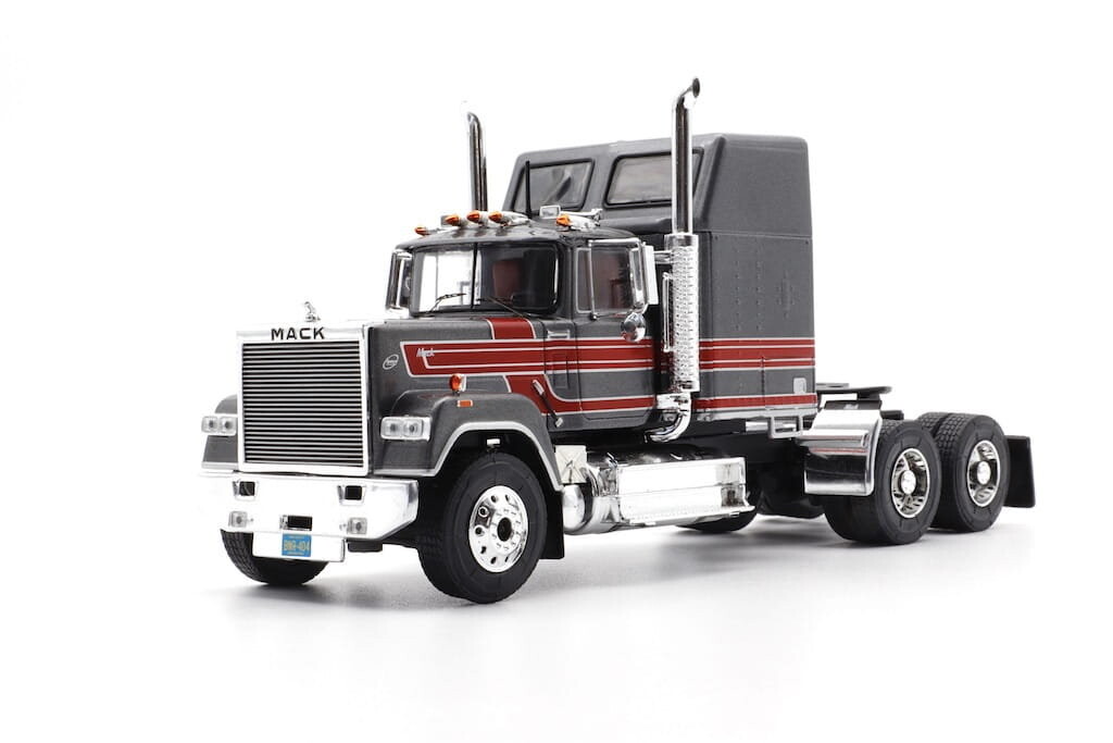 

Mack Superliner Magnum масштаб 1/43 IXO
