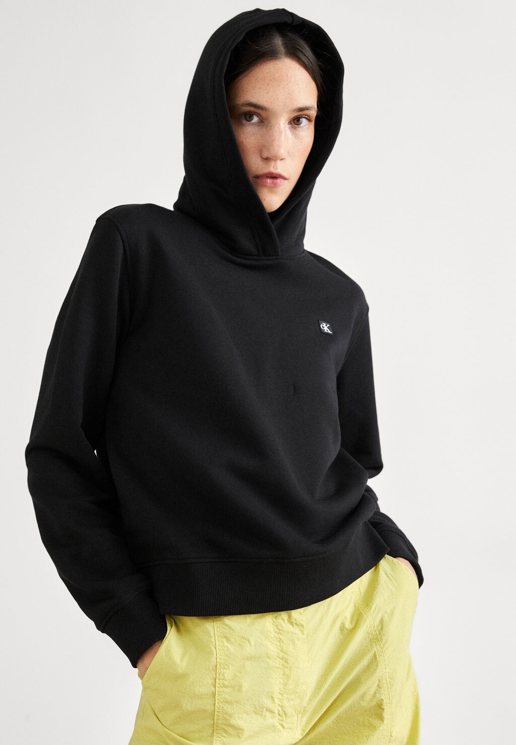 

Толстовка Calvin Klein Jeans ХУДИ BADGE REGULAR, черный